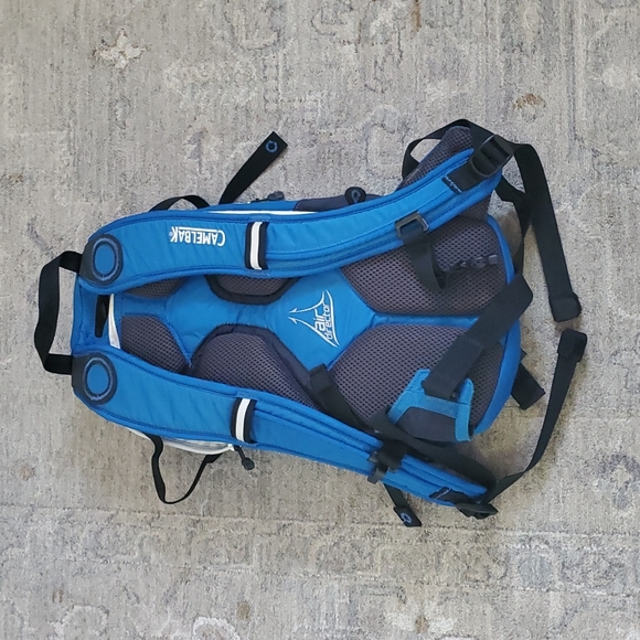 CamelBak M.U.L.E Hydration Pack Blue - Picture 3 of 3